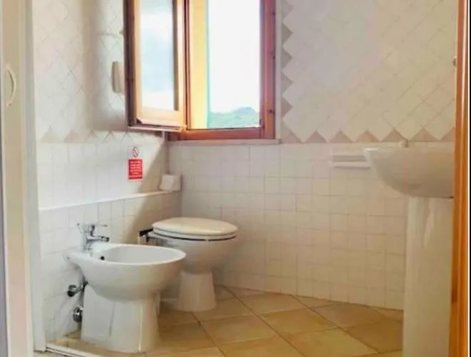 Bella Вилласимиус